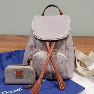 Dooney & Bourke Med Murphy Backpack and Wallet In Taupe